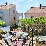 Marojica 2 Πανσιόν